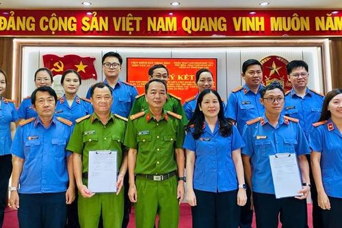 Ký kết Bản ghi nhớ phối hợp về công tác tạm giữ, tạm giam và thi hành án phạt tù