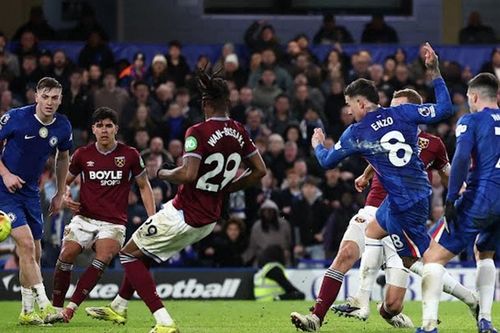Enzo Fernandez tỏa sáng phút 90+2 giúp Chelsea ngược dòng thắng West Ham 3-2