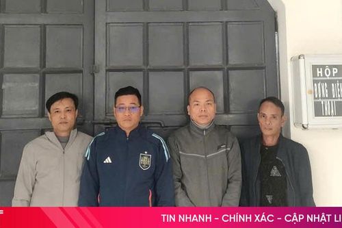 Khởi tố 4 đối tượng 'đánh phỏm' ăn tiền ở Cổ Đạm