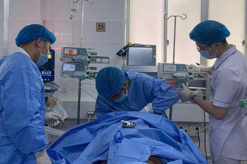 Đau bụng âm ỉ, nôn ói, người đàn ông suýt mất mạng vì căn bệnh không ai ngờ