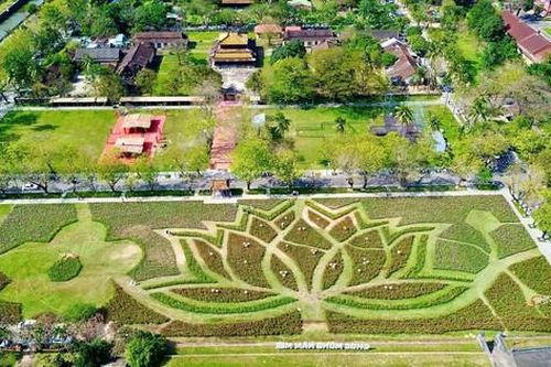 Những điều đặc biệt tạo nên biểu tượng đóa sen khổng lồ chào đón năm mới 2026 ở Huế