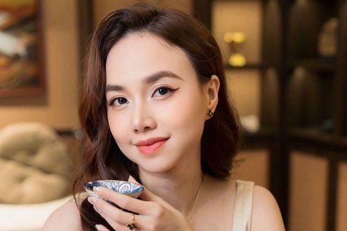 Nhan sắc 'không tuổi' của Đinh Ngọc Diệp sau 10 năm hôn nhân với Victor Vũ