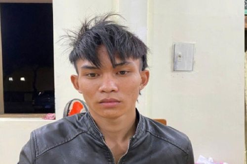 Trong căn phòng ngủ, hành vi đáng xấu hổ của 3 gã thanh niên bị Công an bắt quả tang