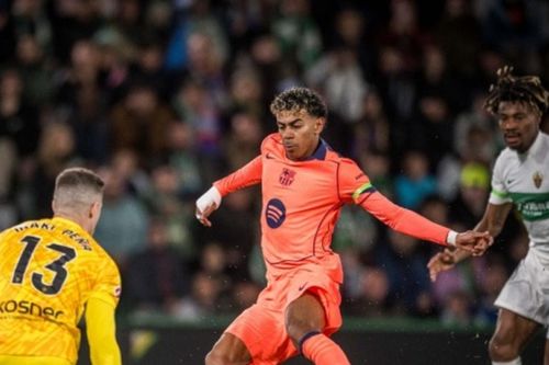 Barcelona đánh bại Elche 3-1: Lamine Yamal tỏa sáng và cú hích từ Marcus Rashford