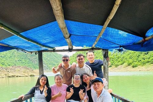 Một đời kể chuyện dòng sông
