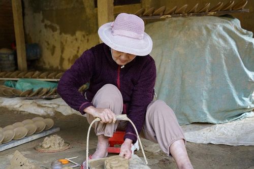 Giữ lửa nghề nặn tượng ông Táo