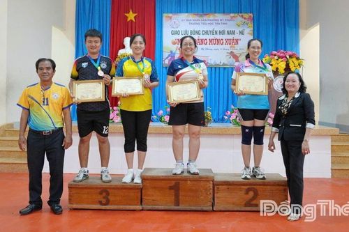Phường Mỹ Phong: Giao lưu bóng chuyền hơi chào mừng Xuân Bính Ngọ 2026