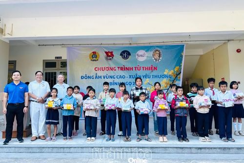 Chương trình 'Đông ấm vùng cao - Xuân yêu thương Bính Ngọ 2026' tại xã Suối Dầu