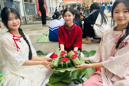 Tết sớm dưới mái trường nội trú