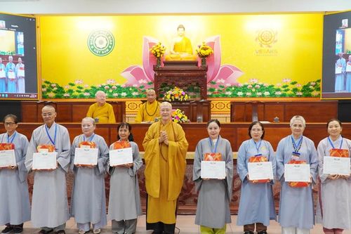 Tổng kết khóa tu Ngày an lạc và lớp học Bồ-tát giới tại thiền viện Quảng Đức