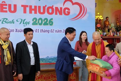 Chương trình 'Tết yêu thương Xuân Bính Ngọ 2026' tặng hơn 1.000 phần quà tại tỉnh Thái Nguyên và Ninh Bình