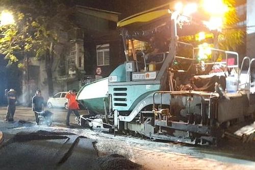 Xuyên đêm thảm nhựa mở rộng nút giao ngã 5 ở Quảng Ngãi, đảm bảo lưu thông dịp Tết