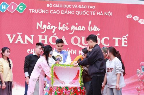 Trường Cao đẳng Quốc tế Hà Nội đẩy mạnh hoạt động trải nghiệm giao lưu văn hóa