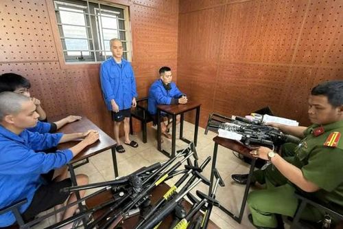 Triệt phá đường dây chuyên chế tạo, mua bán súng quân dụng