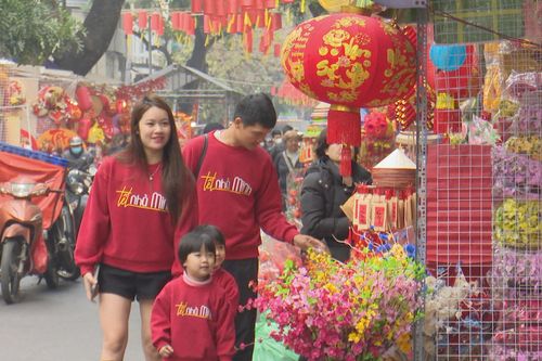 Rộn ràng không khí Tết ngày Rằm tháng Chạp