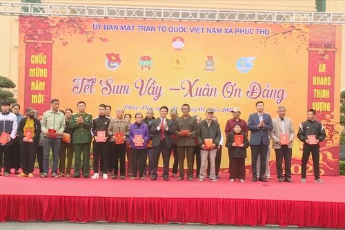 Ấm áp chương trình 'Tết sum vầy - Xuân ơn Đảng' xã Phúc Thọ
