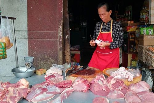 Nhiều hàng hóa tăng giá sớm trước Tết