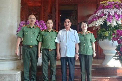 Thứ trưởng Đặng Hồng Đức chúc Tết, tri ân các đồng chí nguyên lãnh đạo Bộ Công an
