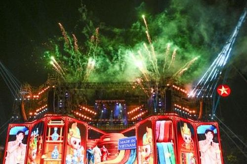 Hà Nội rực rỡ đêm Hòa nhạc ánh sáng