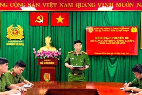 Trò chuyện với 'khắc tinh' tội phạm đường phố