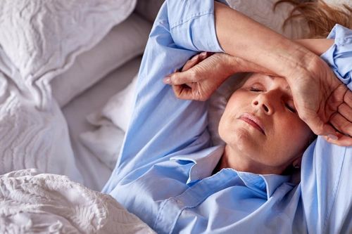 Ngủ đủ tiếng nhưng vẫn mệt rã rời: Cảnh báo giấc ngủ 'vỡ vụn' âm thầm tàn phá não bộ và sức khỏe toàn thân