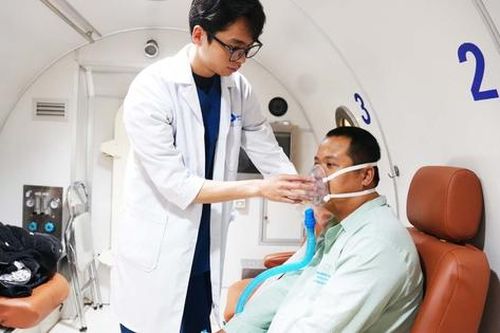Đang lặn biển, người đàn ông bị tai biến lặn
