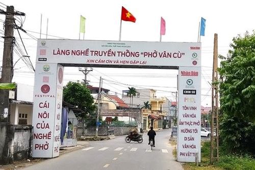 Một trăm năm, hai 'làng phở'