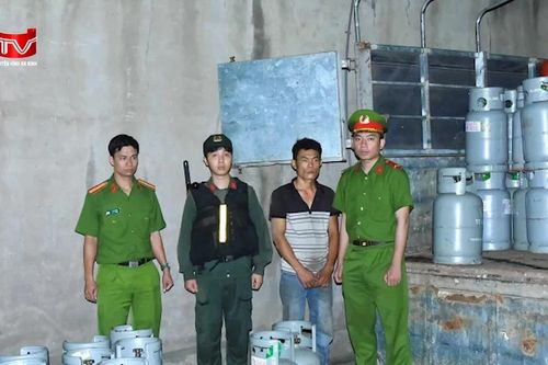Phát hiện đường dây làm gas giả quy mô lớn, thu gần 4.000 bình gas