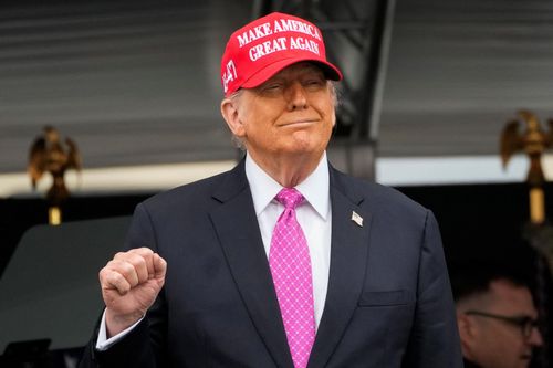Ông Trump gom hàng trăm triệu USD
