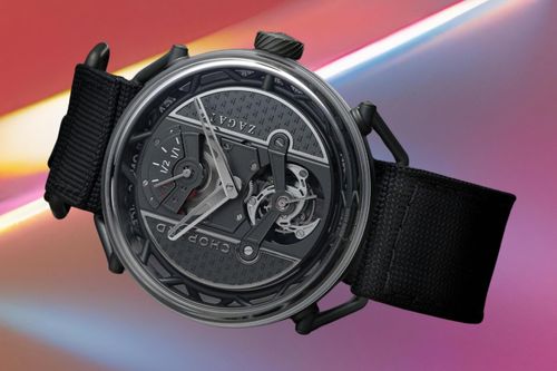 Xem giờ qua đồng hồ khung xe đua 168.000 USD