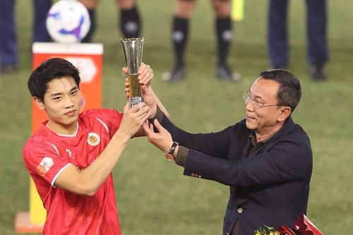 Đình Bắc nhận giải thưởng 'Vua phá lưới' tại VCK U23 châu Á 2026