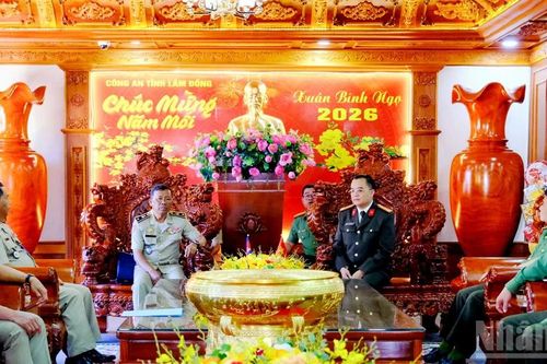 Công an tỉnh Mondulkiri thăm và chúc Tết Công an tỉnh Lâm Đồng