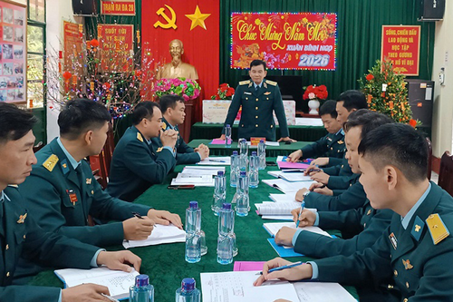 Trung tướng Trần Ngọc Quyến kiểm tra, chúc Tết tại Sư đoàn 363