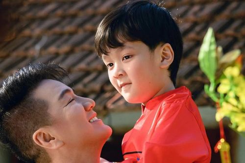 Nhân dịp Xuân về, Đàm Vĩnh Hưng cùng 'dàn sao' phim 'Mưa đỏ' gửi tặng món quà tinh thần đến các chiến sĩ Việt Nam