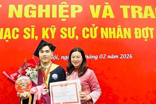Tốt nghiệp không chỉ là nhận bằng, mà là 'sàn diễn' của tuổi trẻ