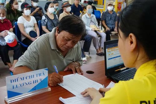 Chi trả lương hưu gộp tháng 2 và tháng 3