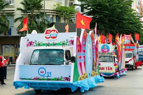TPHCM tổ chức diễu hành 168 xe hoa tuyên truyền bầu cử Quốc hội khóa XVI