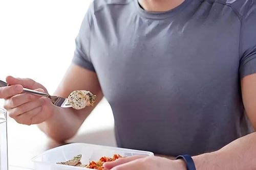 5 thói quen nhỏ âm thầm rút ngắn tuổi thọ