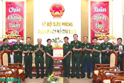 Thiếu tướng Vũ Quốc Ân kiểm tra, chúc Tết các đơn vị thuộc Bộ đội Biên phòng thành phố Hồ Chí Minh