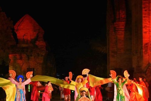 Khánh Hòa đề nghị dừng chương trình 'Lung linh huyền thoại' tại Di tích Tháp Bà Pô Nagar