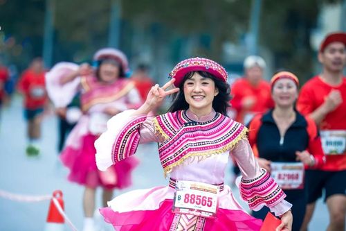 Rộn ràng sắc xuân cùng gần 10.000 VĐV tại Tết Run Half Marathon ở Hà Nội và TP.HCM