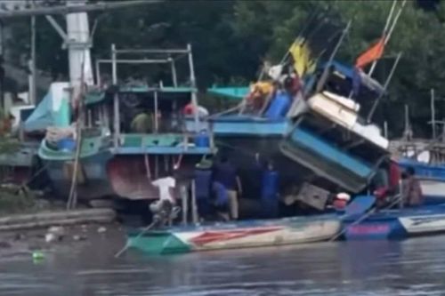 Thợ bị tàu cá đè tử vong