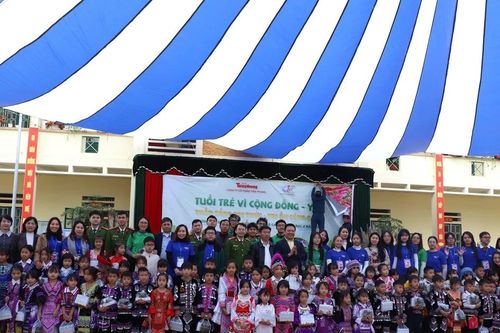 Y4C- Thắp sáng tri thức 2026: Ngày thứ hai lan tỏa yêu thương và khép lại hành trình sẻ chia