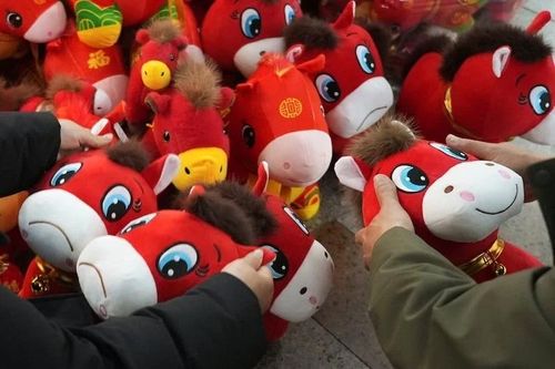 Vì sao ngựa mặt khóc nhồi bông gây sốt?