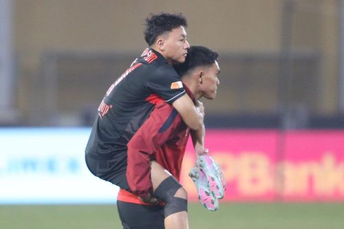 Thái Sơn đứt dây chằng đầu gối ngay trận ra mắt Ninh Bình