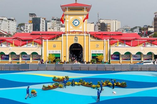 Đề nghị tạm dừng chỉnh trang chợ Bến Thành và Hồ Con Rùa