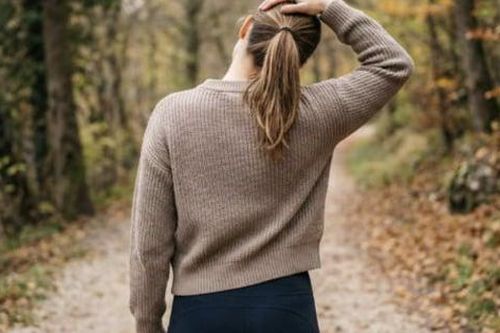 Đột quỵ sau khi bẻ khớp cổ để giảm căng thẳng