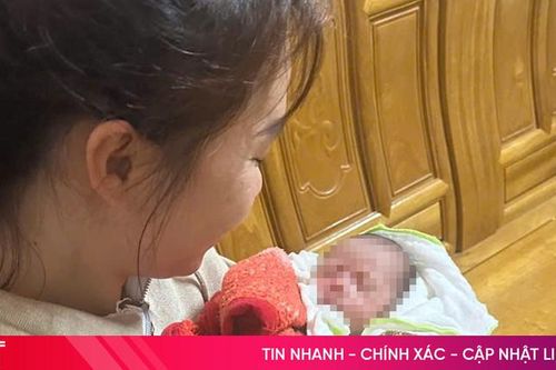 Tìm thân nhân bé trai bị bỏ rơi ở Hương Phố