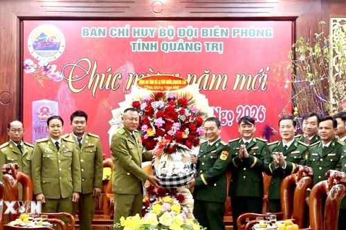 Đoàn công tác Lào thăm, chúc Tết Bộ đội Biên phòng tỉnh Quảng Trị