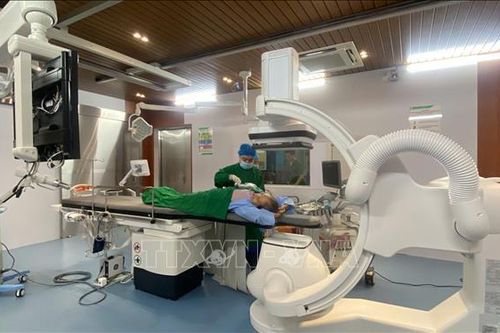Nghị quyết số 72-NQ/TW: Đưa công nghệ cao đến gần hơn với người dân